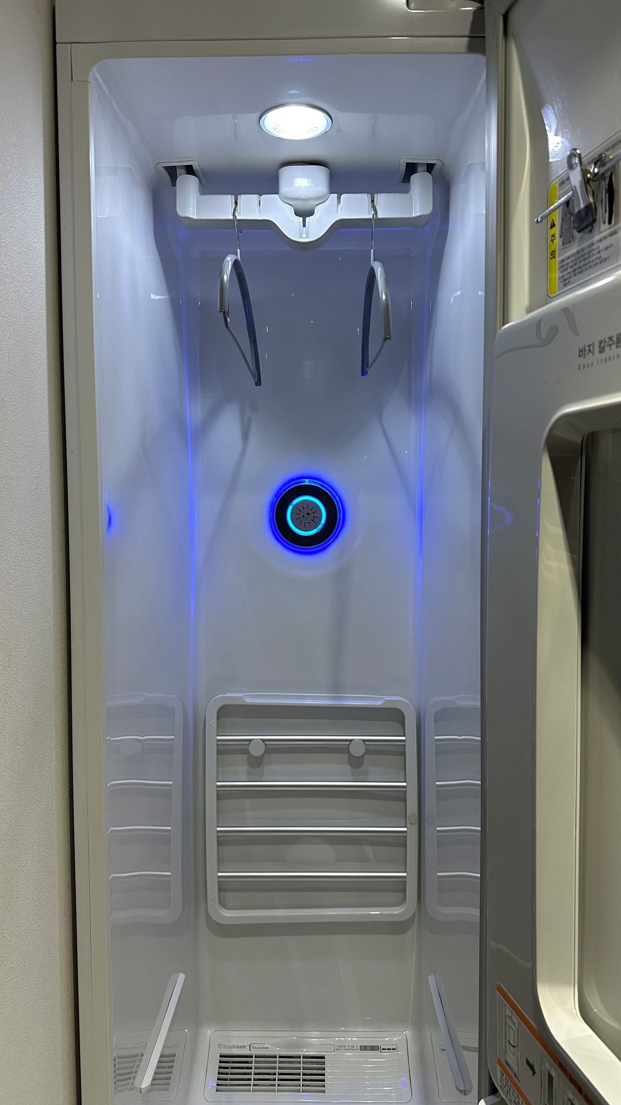 1 bedroom, premium bedding, tempur-pedic beds, blackout curtains