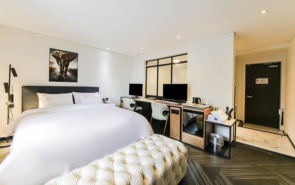 Premium Room (2 PCs) | Premium bedding, Tempur-Pedic beds, blackout curtains, soundproofing - KAMA Hotel (Jeonju)