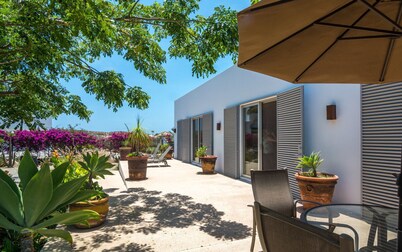 Modern Guest House at the Sand