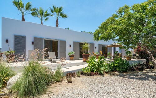 Modern Guest House at the Sand