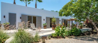 Modern Guest House at the Beach:)