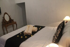Chambre de base double | Système d’insonorisation, accès au Wi-Fi (inclus)