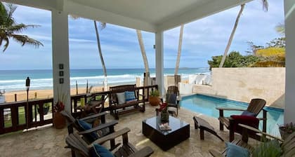 Blue Nest at the Beach