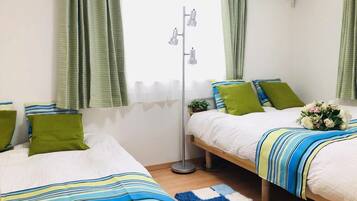 3 bedrooms, iron/ironing board, WiFi, bed sheets