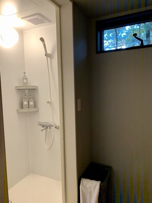 Chalet, 3 Bedrooms, 2 Bathrooms | Bathroom | Combined shower/tub, hair dryer, slippers, electronic bidet - Snow Haven (Hakuba)