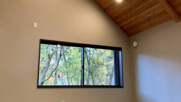 Chalet, 3 Bedrooms, 2 Bathrooms | 3 bedrooms, in-room safe, iron/ironing board, free WiFi