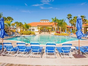 Piscine extérieure, piscine chauffée