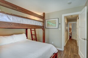2 Schlafzimmer, Bügeleisen/Bügelbrett, kostenloses WLAN, Bettwäsche