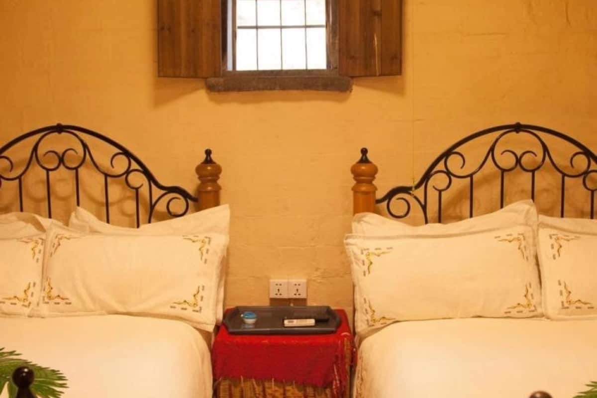 Suite Room(Twin) | 1 bedroom, blackout drapes, free WiFi