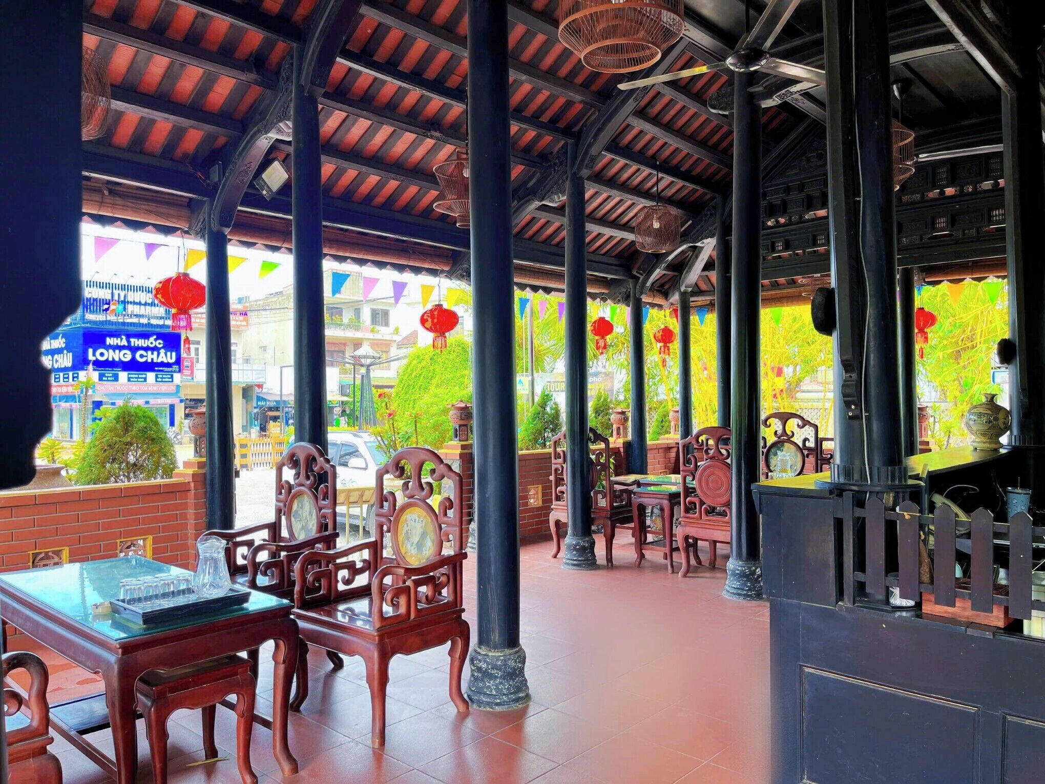 Vista frontal de la propiedad