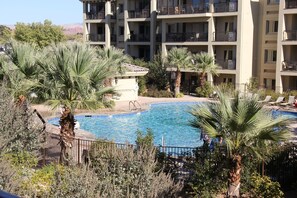 Piscine extérieure, piscine chauffée