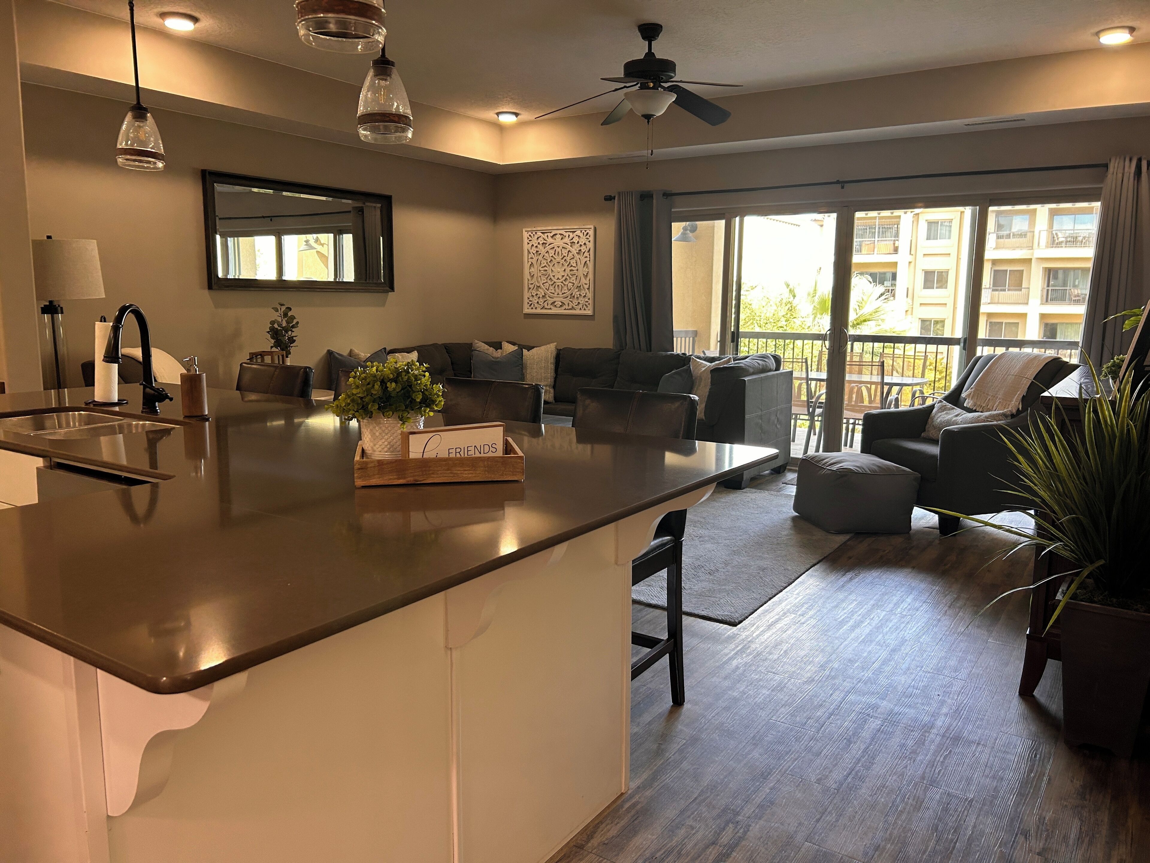 المنشأة من الداخل