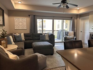 Smart-TV, Videospiele, DVD-Player, Videothek