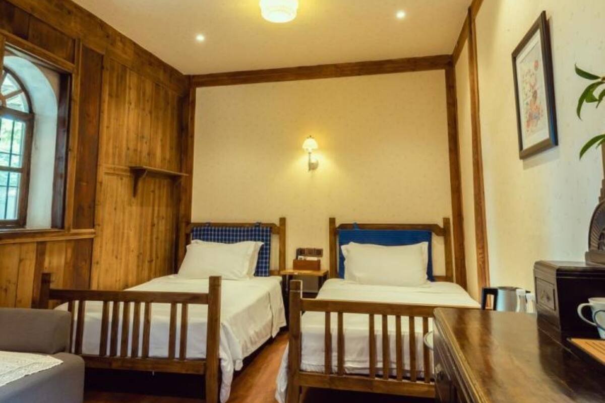 Twin Room | Desk, blackout curtains, soundproofing, free WiFi