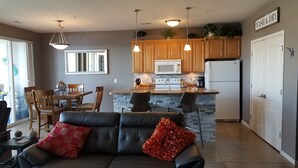 Interior - Fantastic 2BR 2 BA waterfront property in Lands End, Osage Beach! (Osage Beach)