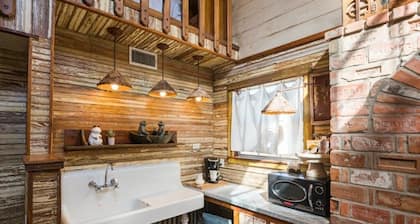 Lazy River Cottage (Unidad corta a Baylor, Magnolia y el centro comercial)
