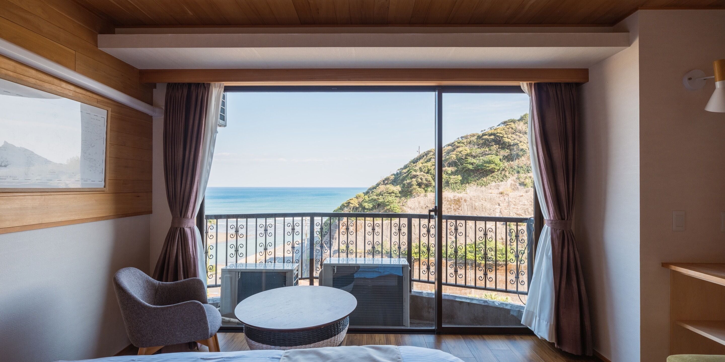 Habitación Deluxe con 2 camas individuales, no fumadores, vistas al mar | Escritorio y espacio para trabajar con un portátil