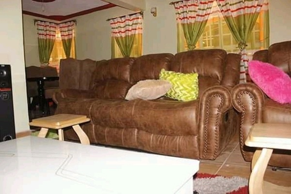 Apartment | Living area | 32-inch TV with digital channels