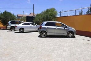 Free self parking - Wilbert Dreams Resort (Thika)