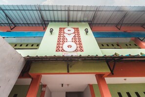 Mặt tiền nơi lưu trú