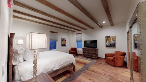 Water Street Unit B - Santa Fe, NM