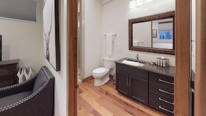 Condo (Water Street Unit C) | Bathroom | Shampoo - Water Street Unit C (Santa Fe)