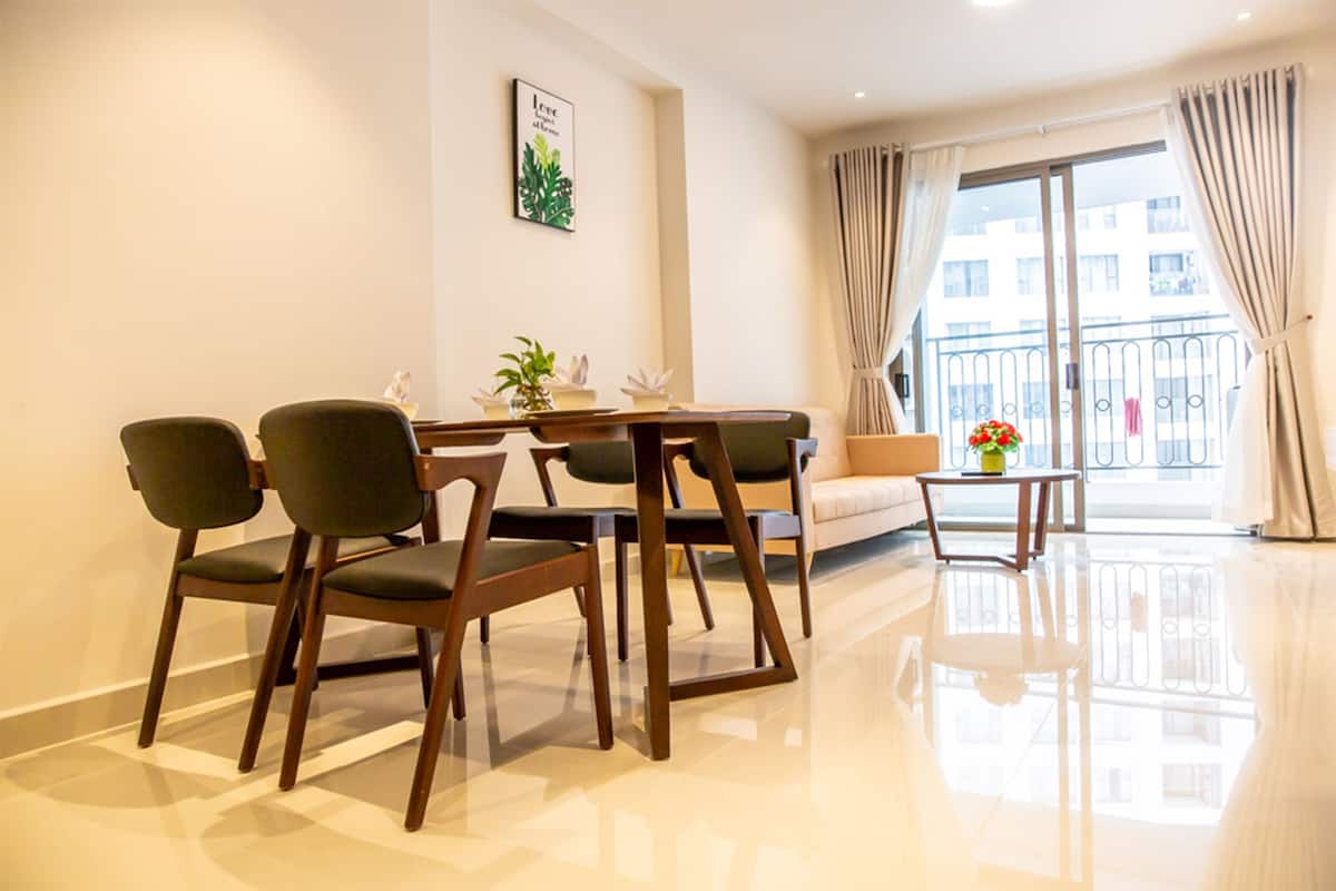 Deluxe Apartment, 2 Bedrooms | Living room
