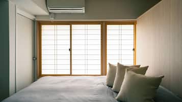 Queen Bed Room | 1 bedroom, desk, laptop workspace, iron/ironing board