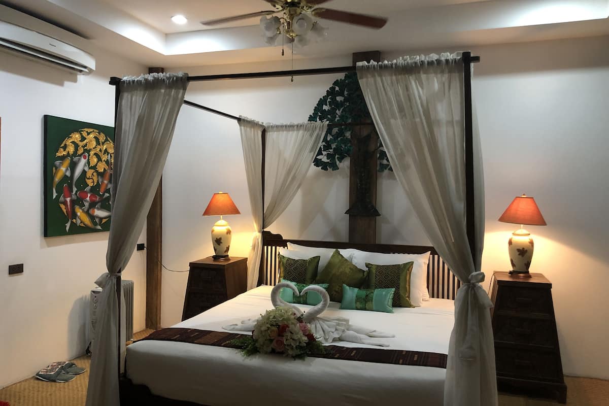 honeymoon room | 1 bedroom, premium bedding, pillow-top beds, individually decorated