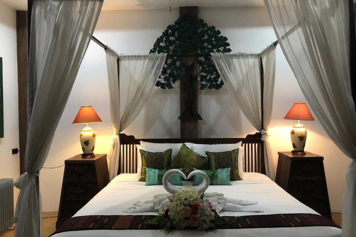 honeymoon room | 1 bedroom, premium bedding, pillow-top beds, individually decorated