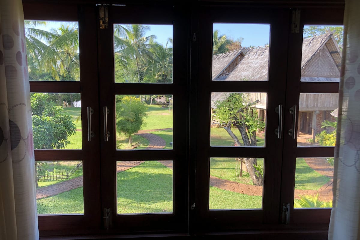 executive room | 1 bedroom, premium bedding, pillow-top beds, individually decorated