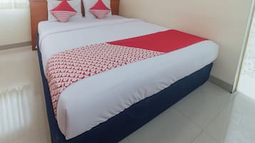 Standard Double Room | Free WiFi, bed sheets