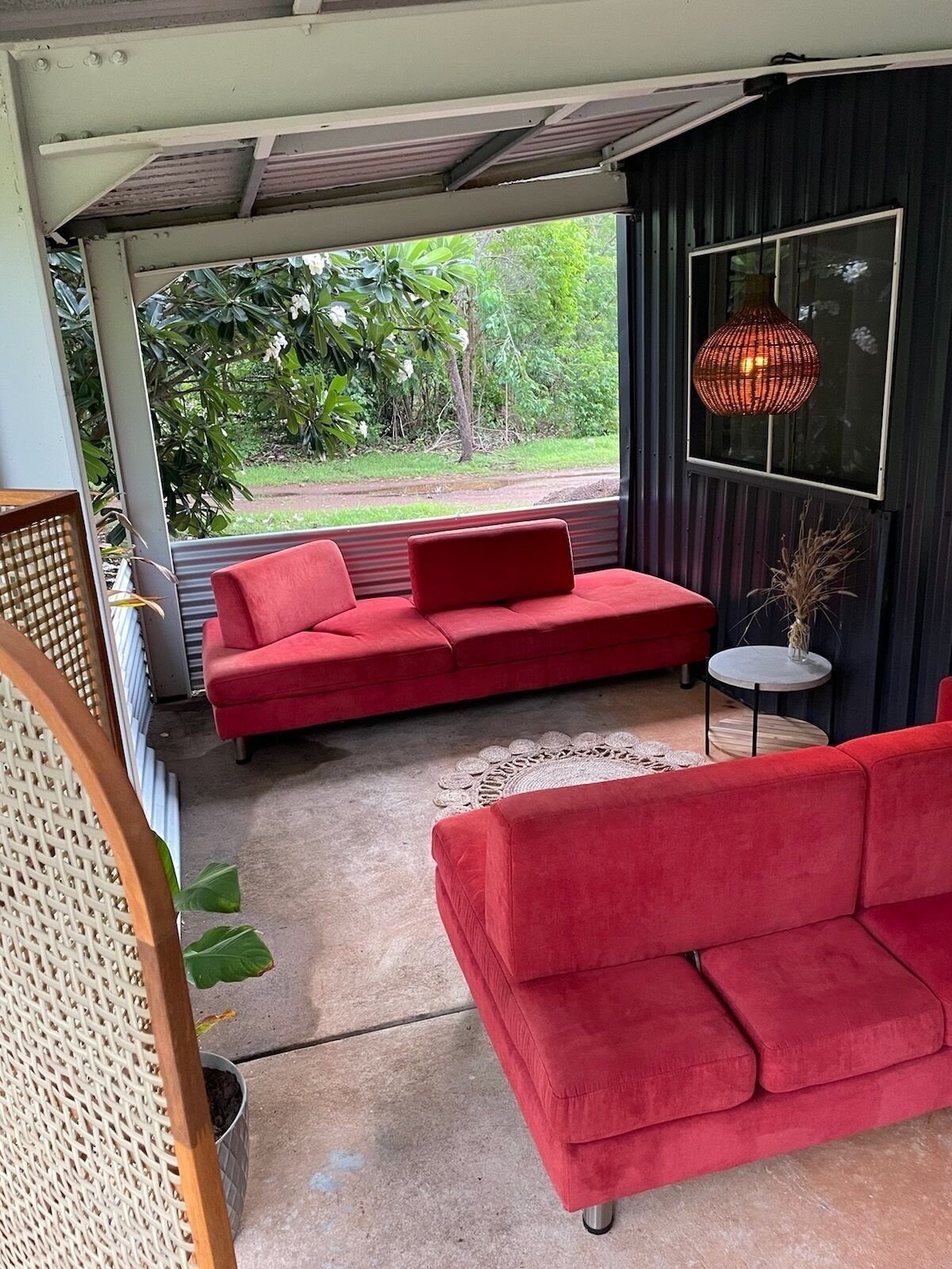 Red Dog's Retreat and Pup with a pool & ocean views. WiFi & Linen included — image 8