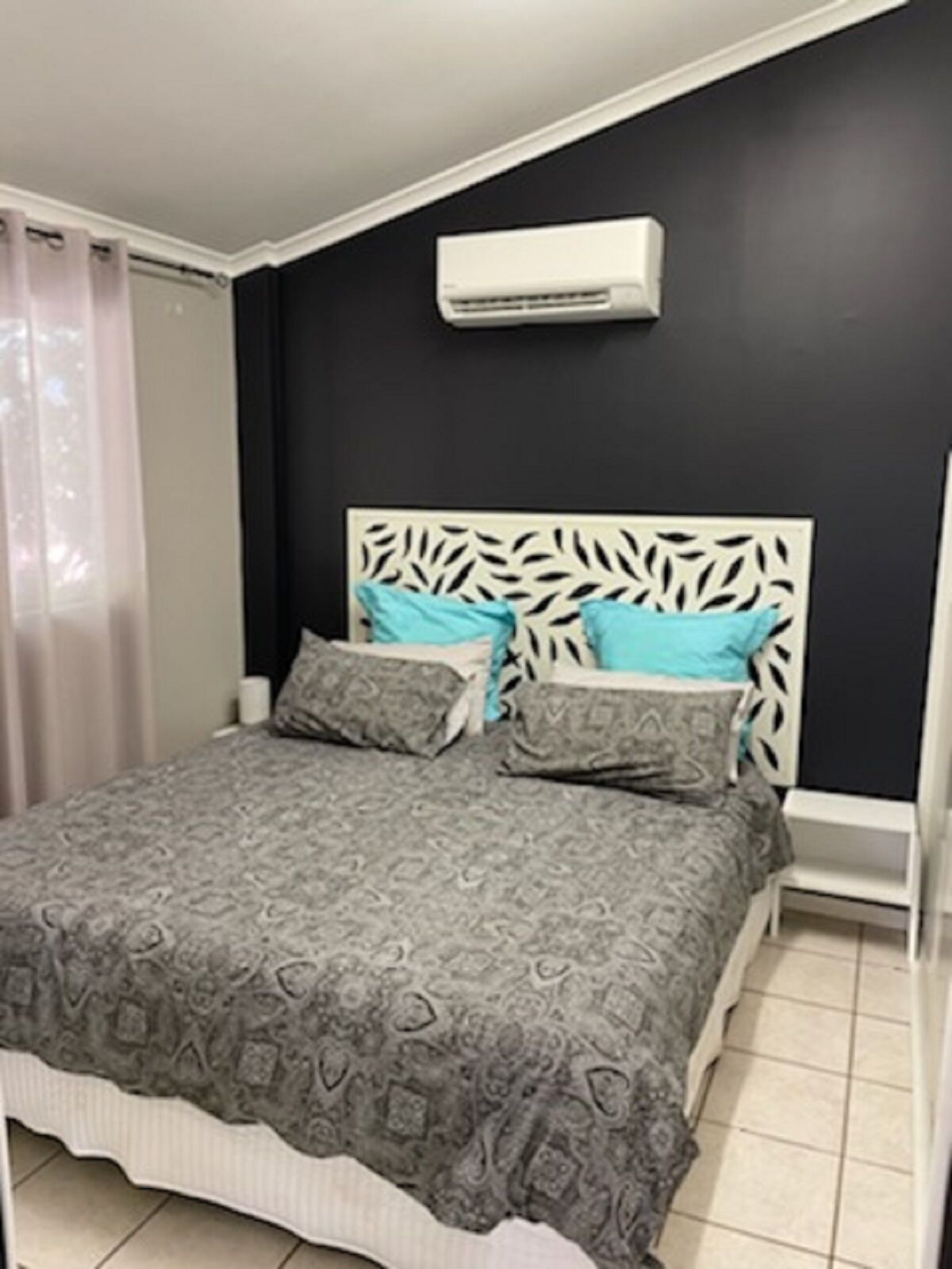 Red Dog's Retreat and Pup with a pool & ocean views. WiFi & Linen included — image 16