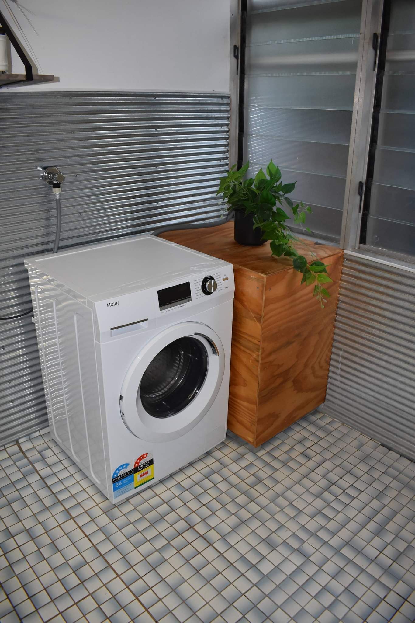 Red Dog's Retreat and Pup with a pool & ocean views. WiFi & Linen included — image 3