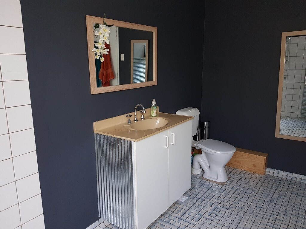 Red Dog's Retreat and Pup with a pool & ocean views. WiFi & Linen included — image 19