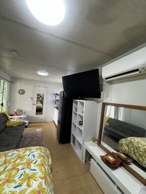 2 bedrooms, WiFi, bed sheets, wheelchair access