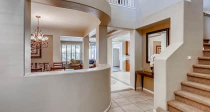 Vegas Themed 6BR · Game Room · 2 Suites · EV · Spacious Retreat For 14 Guest