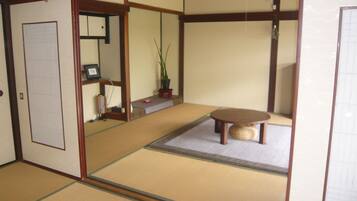 Deluxe Family Room | Free WiFi, bed sheets
