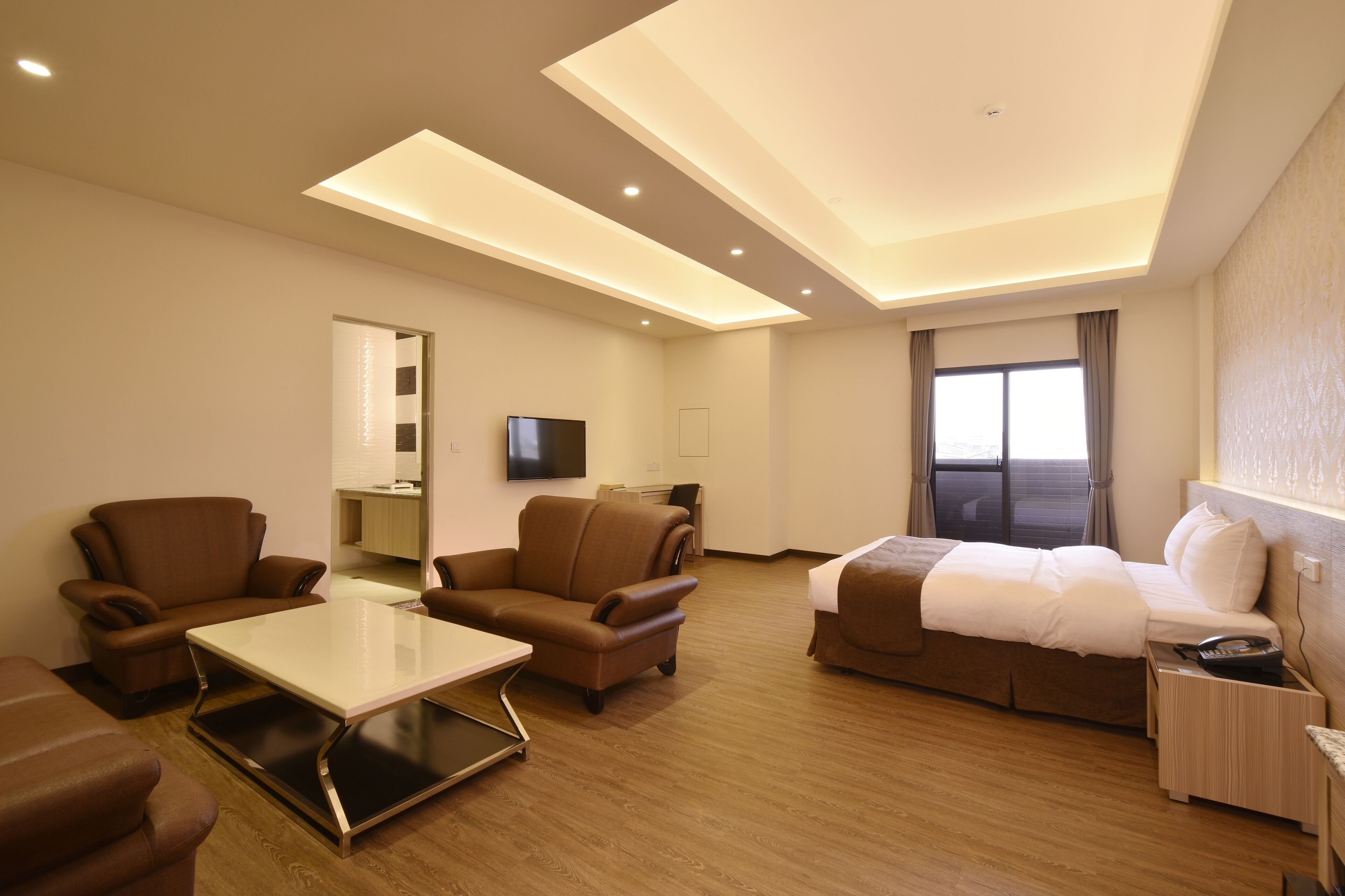 double room, bathtub | down duvets, desk, soundproofing, free wifi