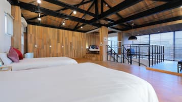 Luxury Room | Desk, blackout drapes, free WiFi, bed sheets