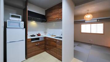 Apartment for 6 Guests, Private | Private kitchen | Fridge, microwave, stovetop, electric kettle