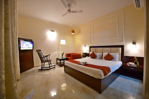 1 bedroom, premium bedding, in-room safe, blackout curtains