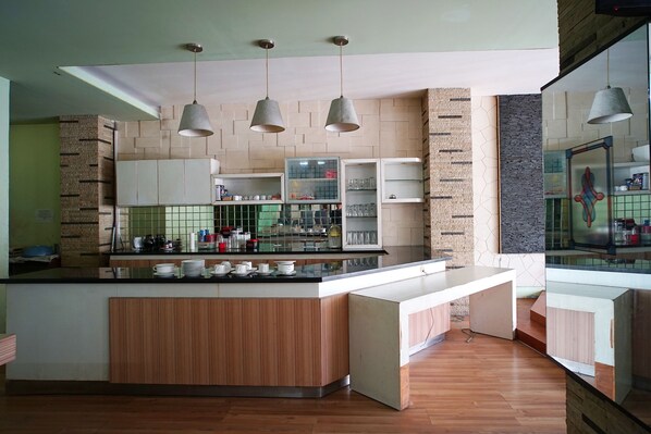 Restaurant - OYO 2015 Bandara Hotel Balikpapan (Balikpapan)