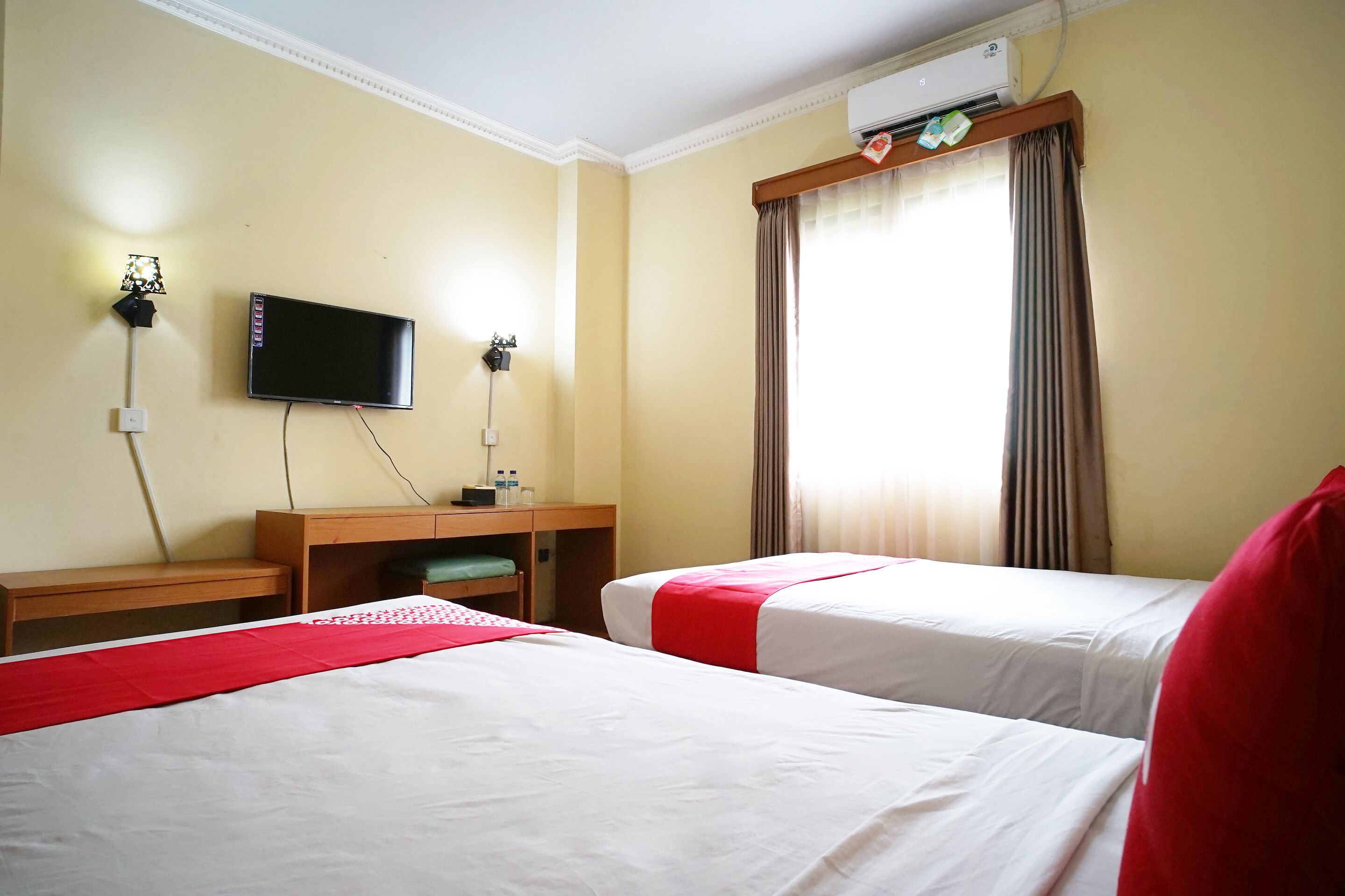 standard twin room | free wifi, bed sheets