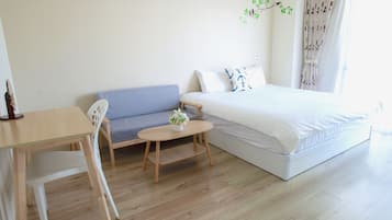 Double Room (203) | Desk, blackout drapes, soundproofing, free WiFi