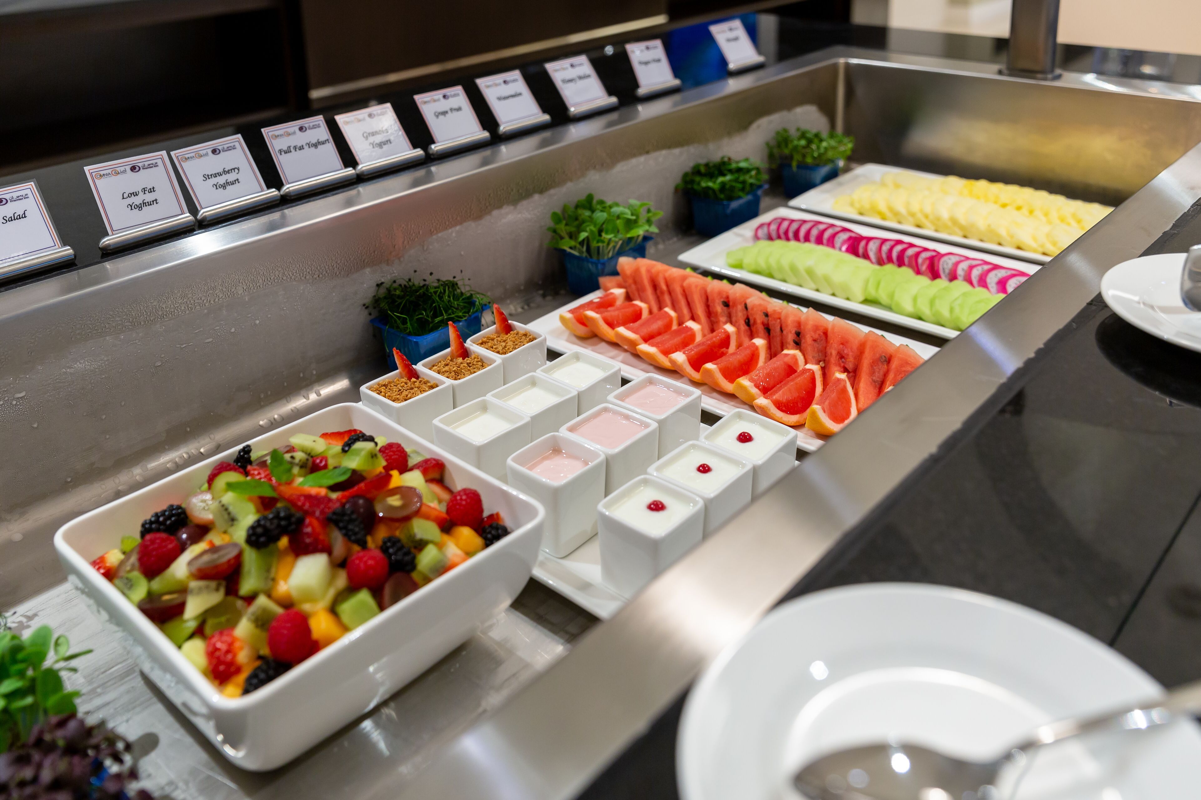 daily continental breakfast (qar 50 per person)