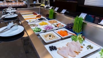 Breakfast, lunch and dinner served