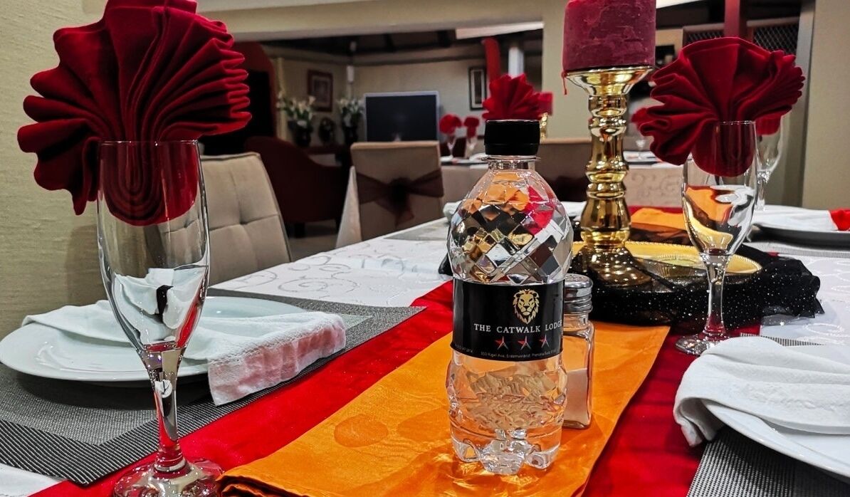 Breakfast, lunch, dinner served; local and international cuisine 