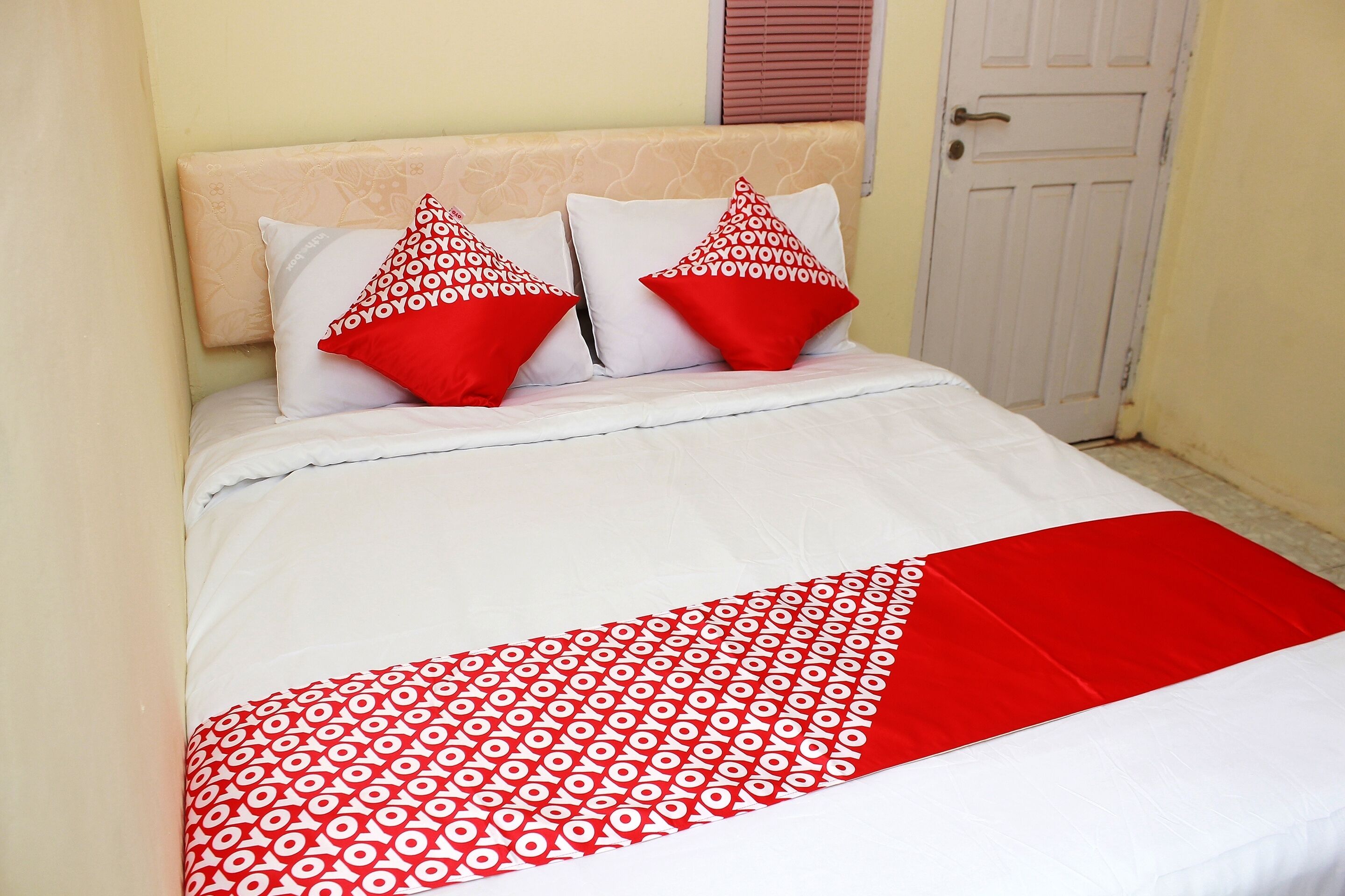 واي فاي مجانًا وملاءات أسرّة